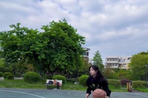 😍想和她打球，需要什么条件？